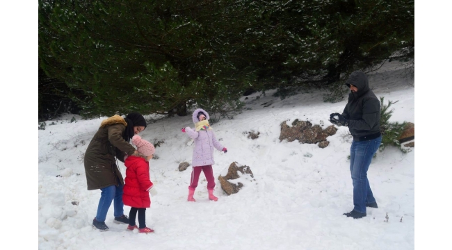 Manisa ve İzmirliler Spil'e koştu