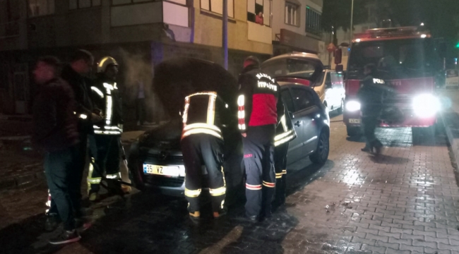 Otomobil alev aldı