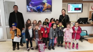 Minik öğrencilerden engellere 'kapak olsun'