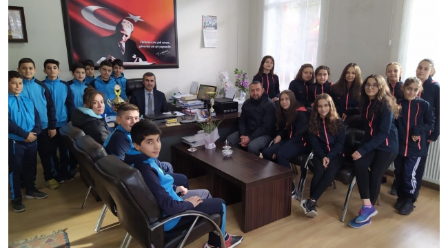 Şampiyonlardan Halk Eğitim Merkezine ziyaret