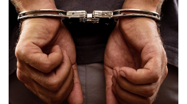 Trafik güvenliğini tehlikeye sokup polise mukavemet eden şahıs tutuklandı
