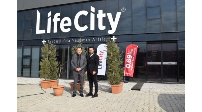 Turgutlu Kaymakamı Ali Yılmaz, Life City Turgutlu’da
