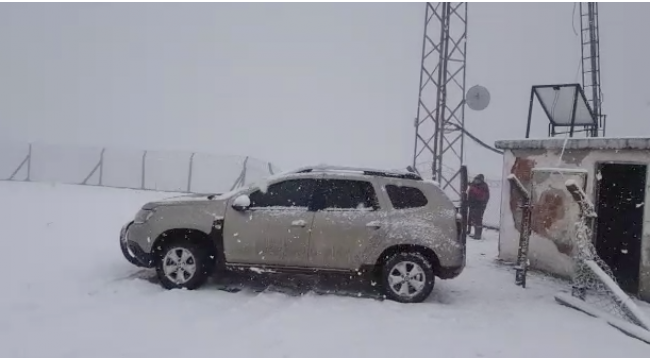 Turgutlu'nun yüksek kesimlerinde kar etkili