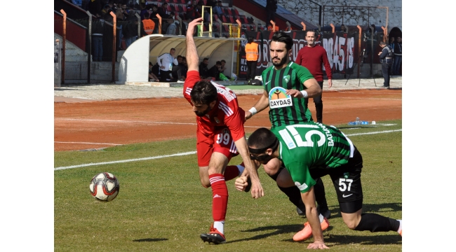 Turgutluspor lider Kocaeli'yi sahadan sildi: 2-0
