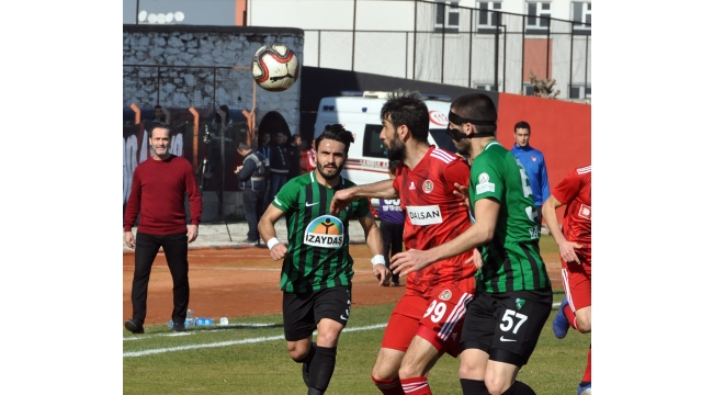 Turgutluspor lider Kocaeli'yi sahadan sildi: 2-0