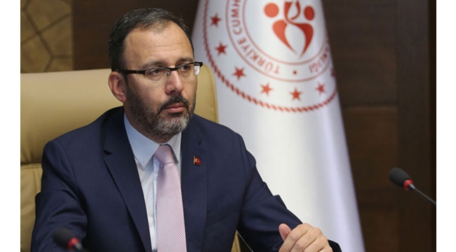 Bakan Kasapoğlu: Futbol, basketbol ve voleybolda ligler ertelendi