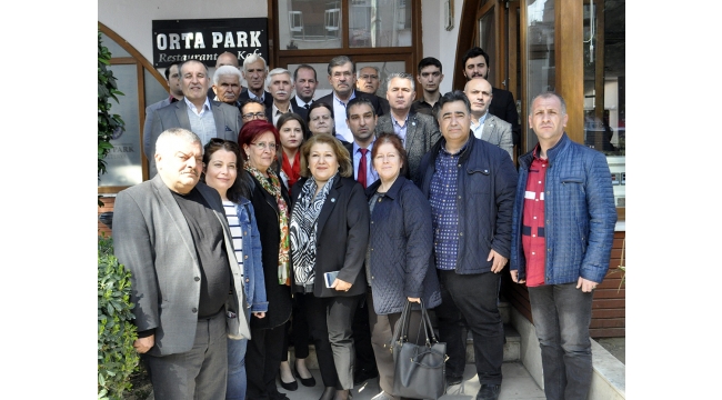 İyi Parti başkan adayı Gülnur Özben'den tanışma kahvaltısı