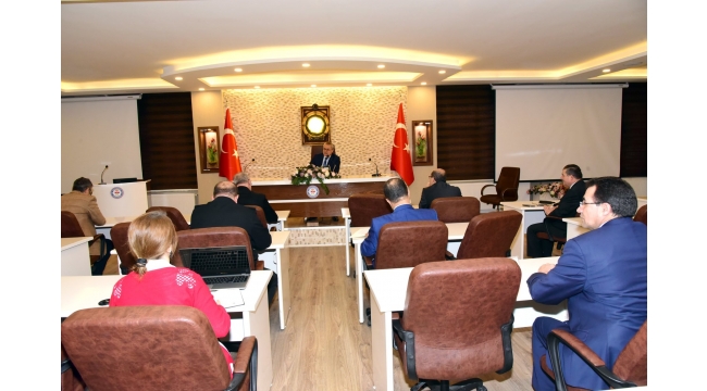 Manisa İl İdare Kurulu, Kovid-19'de alınan yeni tedbirler için toplandı