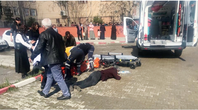 Otomobille çarpışan motosiklette 2 kişi yaralandı