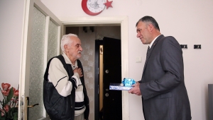 Polis, kötü davrandığı yaşlı adamdan özür diledi