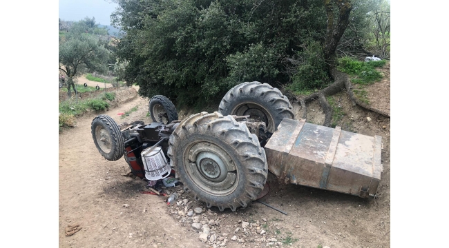 Ters dönen traktörün sürücüsü yaralandı