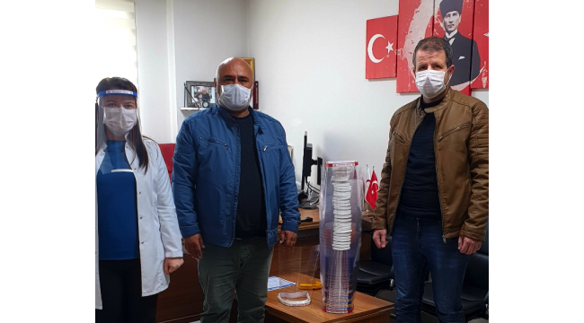 Turgutlu Devlet Hastanesi'ne BİLSEM'den yüz siperliği desteği