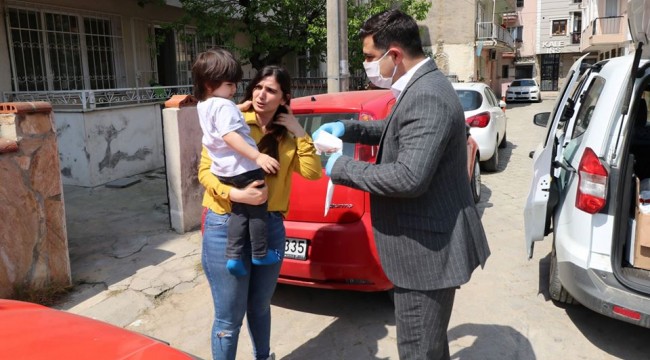 Başkan Yardımcısı Honaz Çocuk ve Gençlere Kitapları Teslim Etti