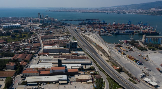 İzmir'de yasağın ikinci gününde sokaklar boş kaldı