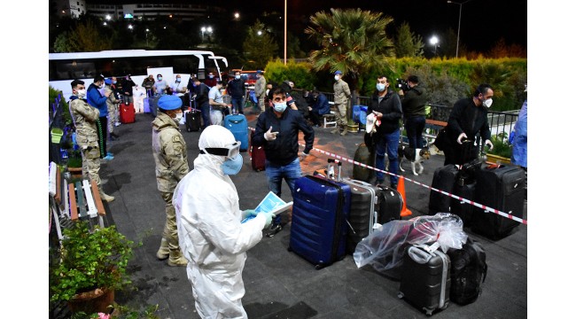 Katar'dan getirilen 291 Türk vatandaşı Manisa'da karantinaya alındı