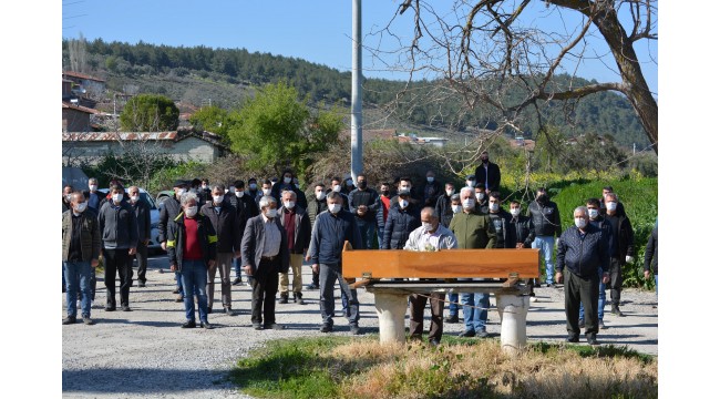 Öldürülüp cesedi parçalanan kişinin cenazesi toprağa verildi