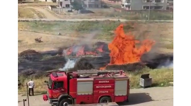Boş araziye yığılan çalılar yandı