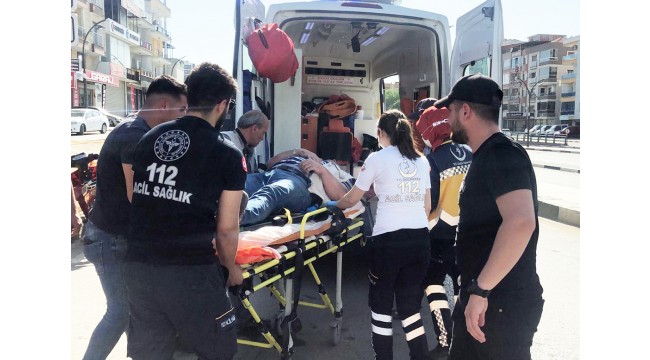 Kamyonet ile motosiklet çarpıştı: 1 yaralı