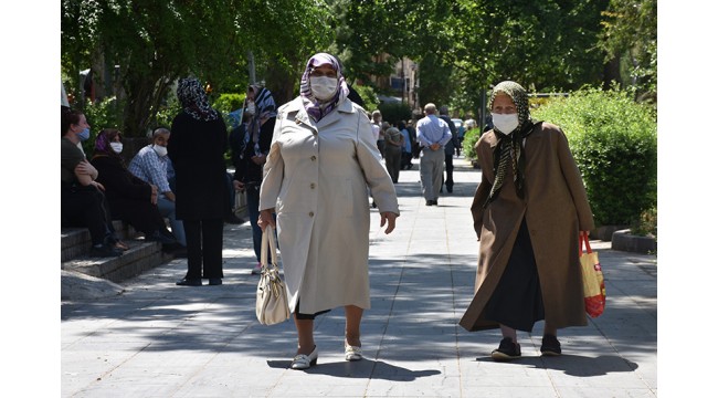 65 yaş ve üstü vatandaşlar tekrar sokağa çıktı