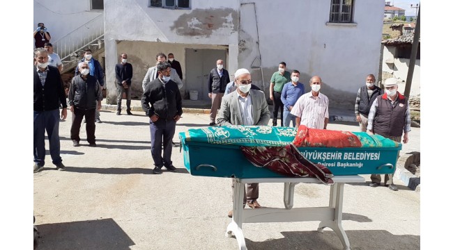 Öldürülen 17 yaşındaki kızın cenazesi defnedildi