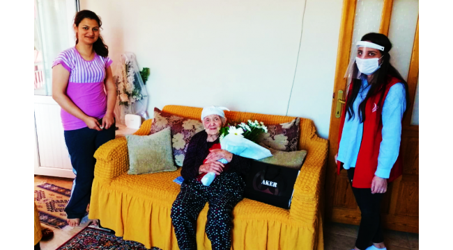 Şehit anneleri ve 100 yaşındaki kadına Anneler Günü sürprizi