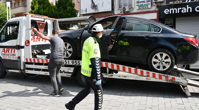 Turgutlu'da  yasağı ihlal eden ehliyetsiz sürücüye 8  Bin 694 lira para cezası