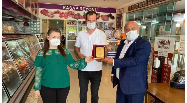 'Biz de varız' diyen Gamalı Köftecisi'ne teşekkür plaketi