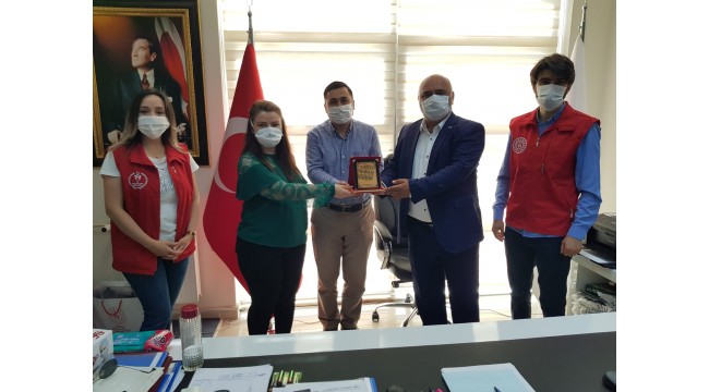 Devlet Hastanesinden Turgutlu Şehit Tolga Artuğ Gençlik Merkezine teşekkür plaketi