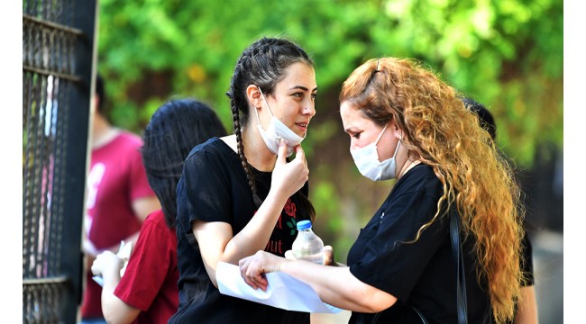 Turgutlu'da 4 bin 688 öğrencinin sınav heyecanı