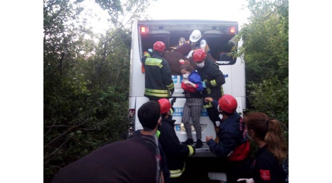 Yolcu otobüsü kaza yaptı: 2 yaralı