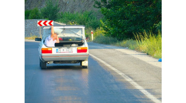 Otomobil bagajında tehlikeli yolculuk