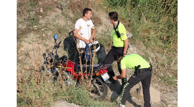 Plakasını cerrahi maskeyle kapatan motosiklet sürücüsü cezadan kaçamadı
