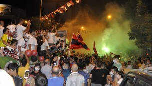 Şampiyon Turgutluspor'a muhteşem karşılama
