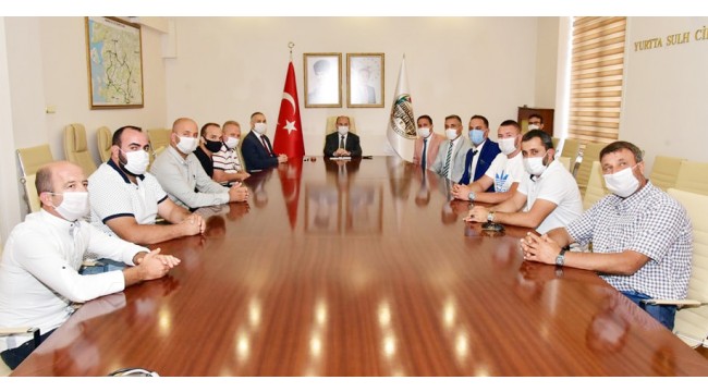 Ahmetli yangınında hayvanları telef olmaktan kurtaran vatandaşlara plaket