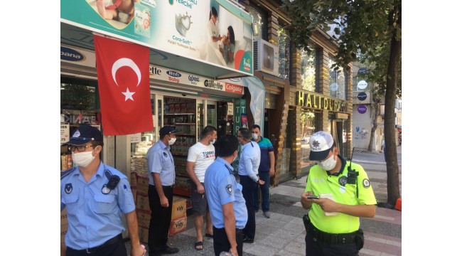 Büyükşehir ve Emniyet Kaldırımlara Park Edilen Motosikletlere İşlem Yaptı