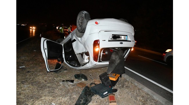 Devrilen otomobilin sürücüsü yaralandı