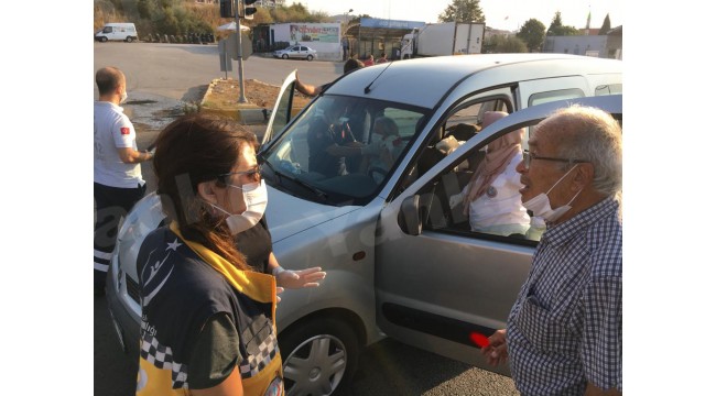 Kırmızıda bekleyen hafif ticari araca TIR çarptı: 1 yaralı