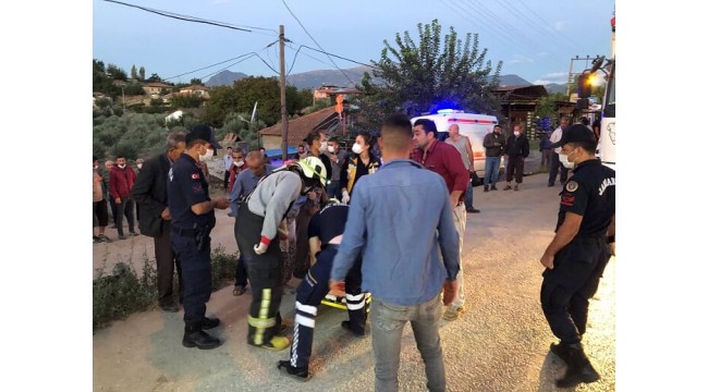 Manisa'da tarım işçilerini taşıyan minibüsle kamyon çarpıştı: 26 yaralı