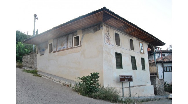 Tarihi dokusunu koruyan Bademli keşfedilmeyi bekliyor ​​​​​​​