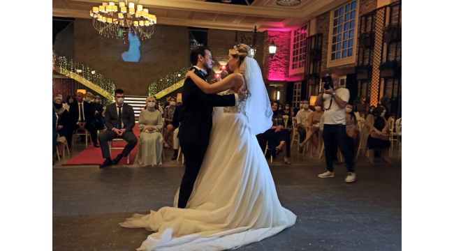 Aykut ve Tavil Aileleri'nin mutlu günü