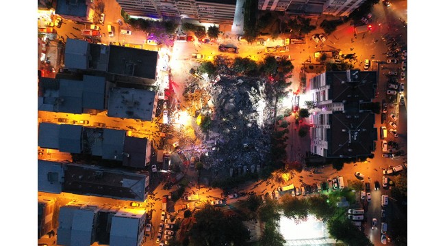İzmir'deki depremde 12 can kaybı, 475 yaralı