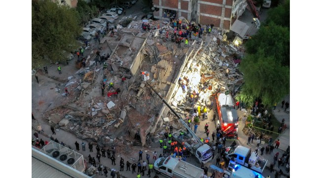 İzmir, son 111 yılda 6 ve üzeri büyüklüğünde 8 deprem yaşadı