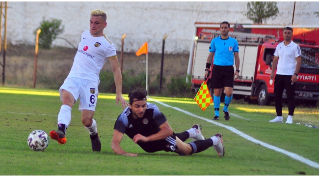 Turgutluspor Sivas'ta dağıldı, liderlikten oldu: 4-0