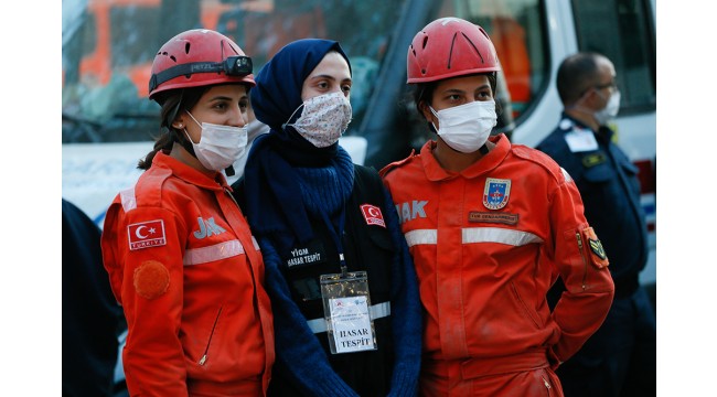İzmir'deki depremde hayat kurtaran JAK'ın kadın kahramanları