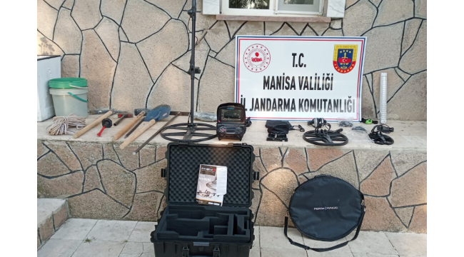 Kaçak kazı yapan 4 kişi yakalandı