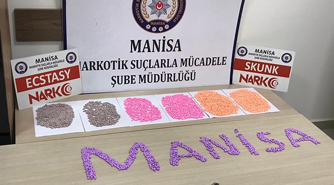 Otomobilde 4 bin 571 uyuşturucu hap ele geçirildi