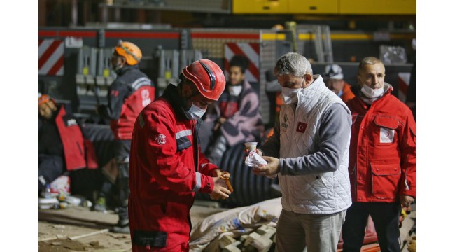 Türkiye'nin "iyilik hareketi" depremzedelerin yaralarını sarıyor