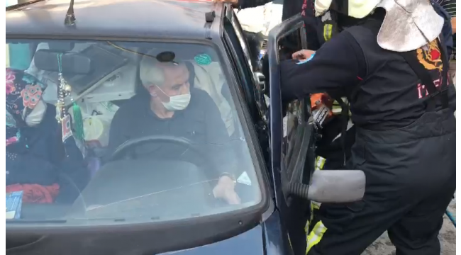 Turgutlu’da iki otomobil kazaya karıştı: 3 yaralı