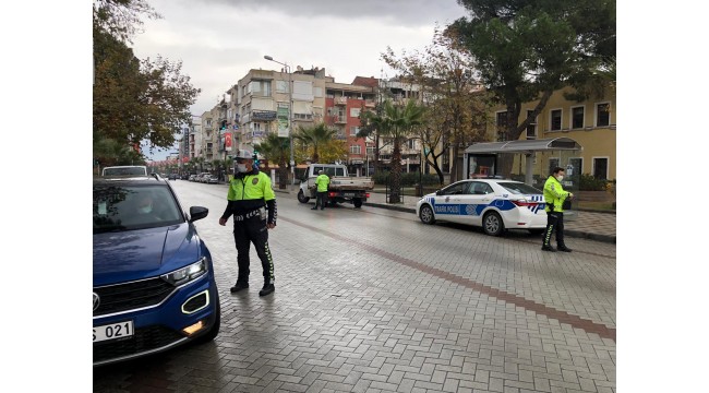 Turgutlu’da trafik polislerinden kısıtlama denetimi