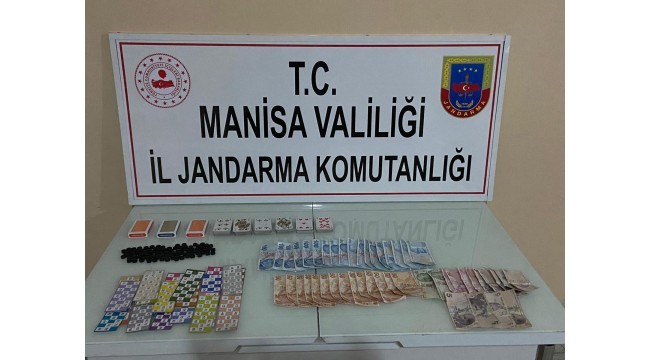 Evde kumar oynayan 4 kişiye para cezası verildi